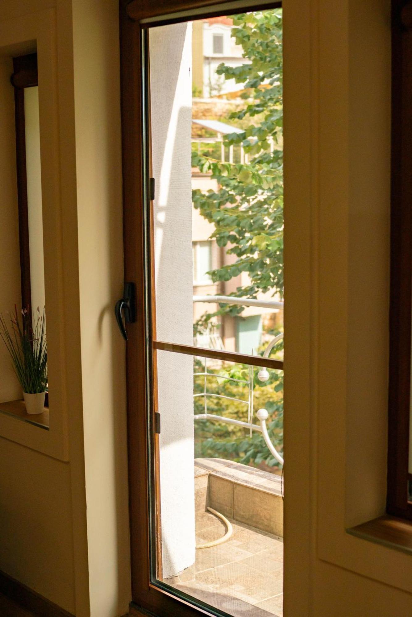 2-Bedroom Flat - Sunny Balcony Płowdiw Zewnętrze zdjęcie