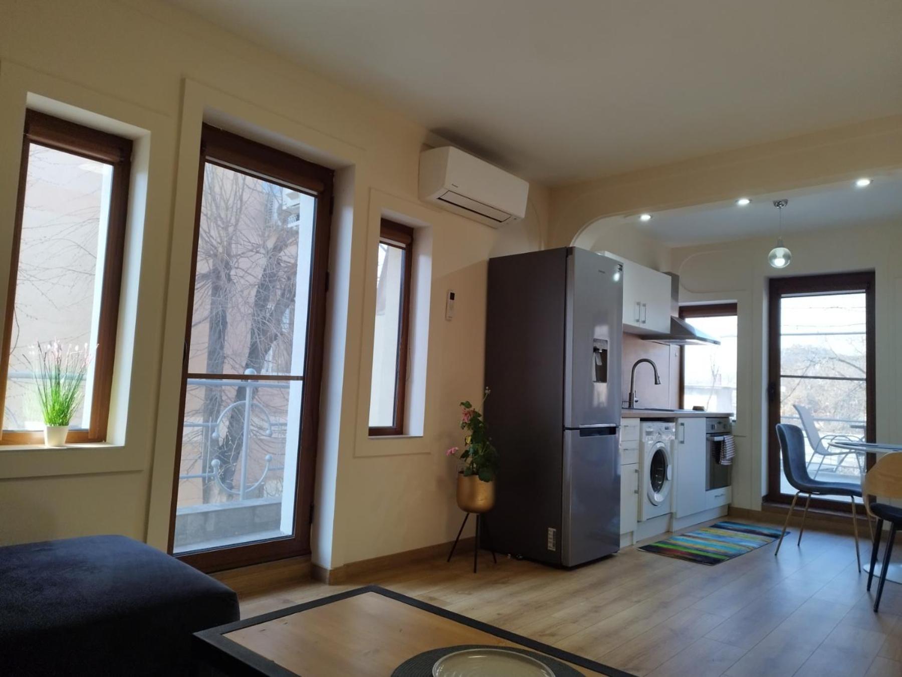 2-Bedroom Flat - Sunny Balcony Płowdiw Zewnętrze zdjęcie